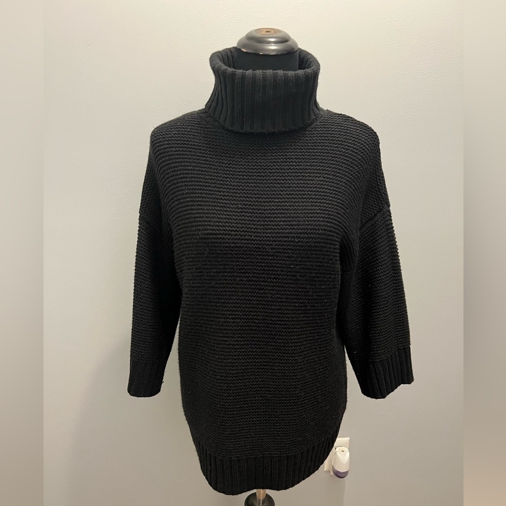 FOREVER 21 Black Knit Turtleneck Sweater with 3/4 sleeves Size Small